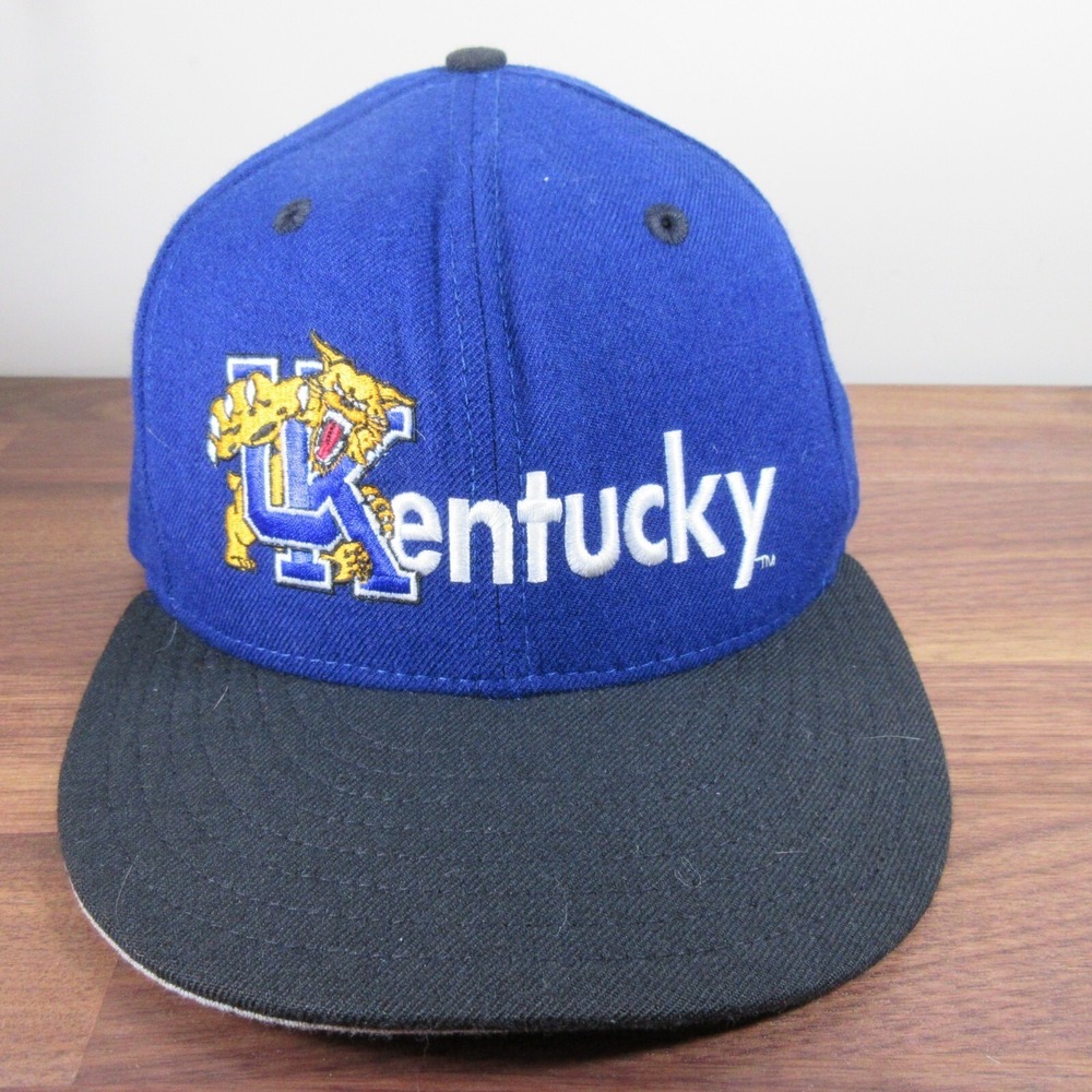 Vintage UK Wildcats Hat 90s‎ New Era 5950 Fitted Wool Cap 7 1/8 NCAA Football